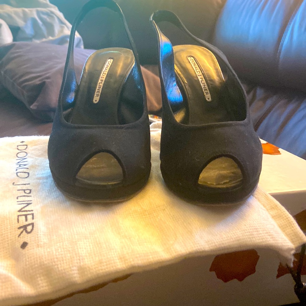 Donald Pliner Black Silk Elastic/Suede peep toe slings